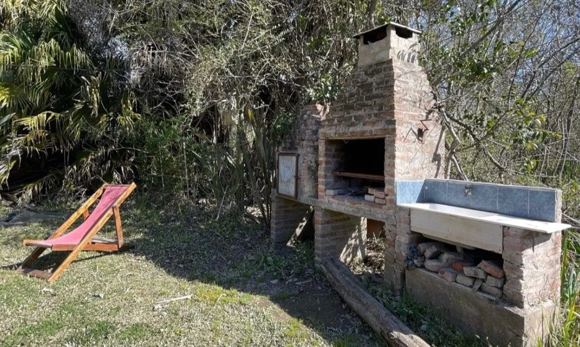 Parrilla y horno a leña de ladrillo